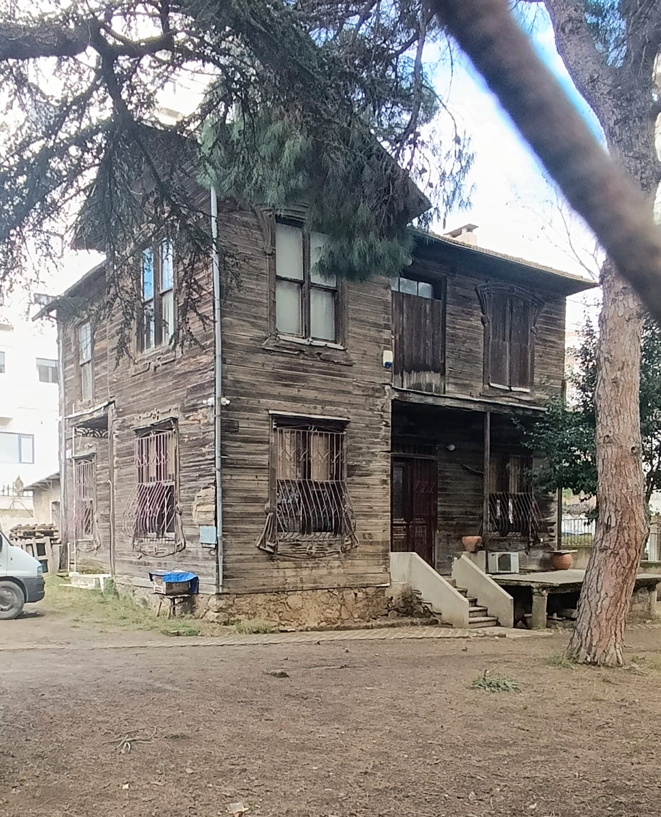 Rıfat Bey Köşkü