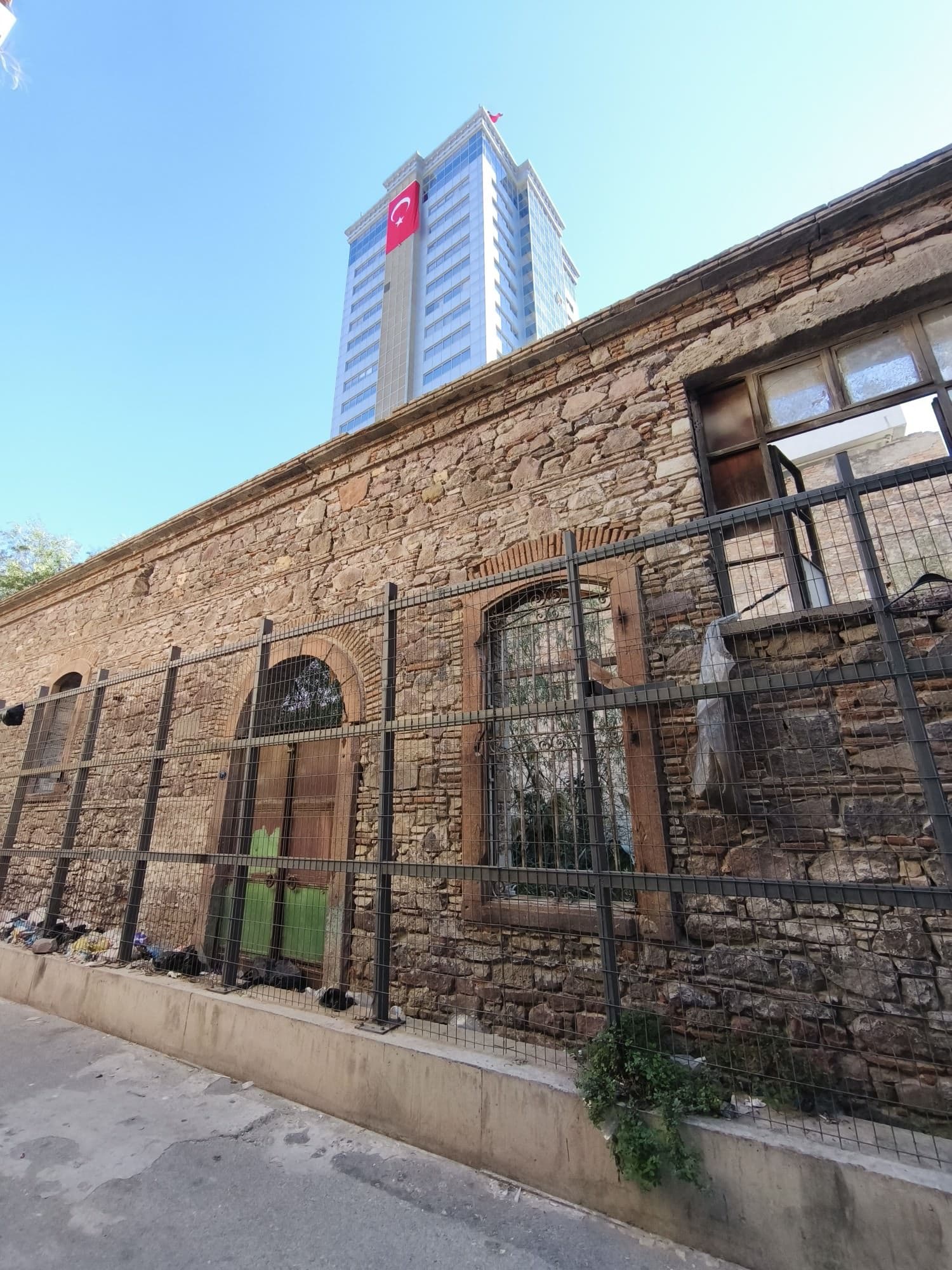 Sydney La Fontaine Halı Ticarethanesi