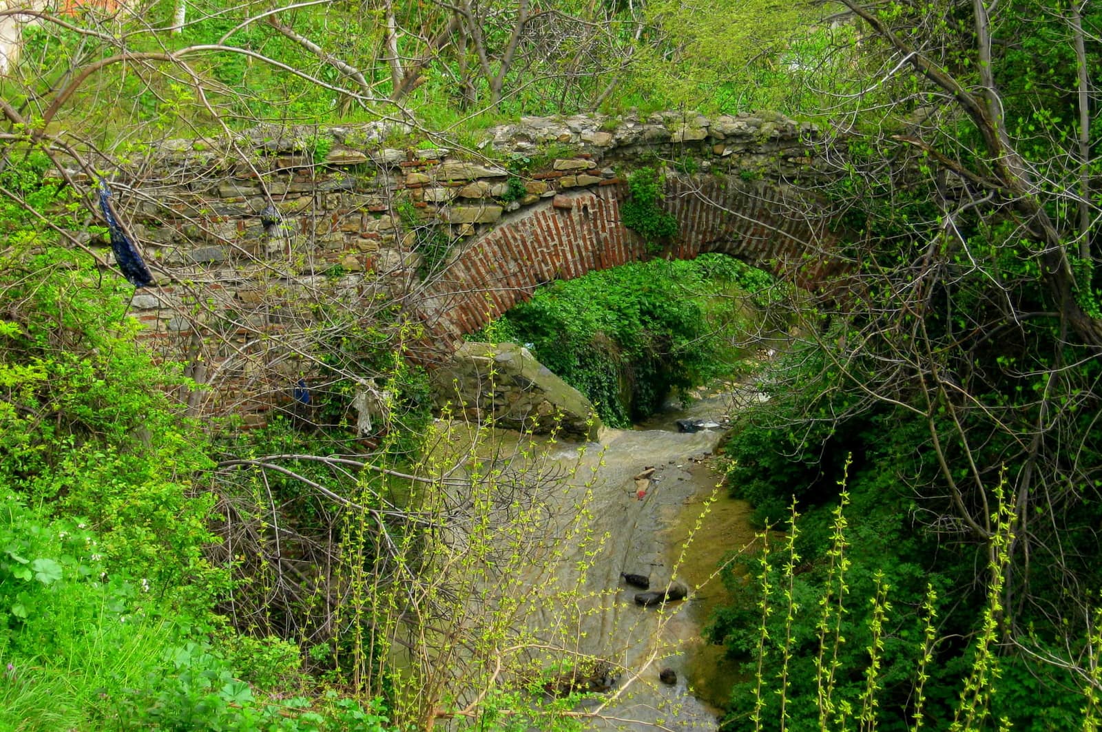 Roma Köprüsü, Karamazak