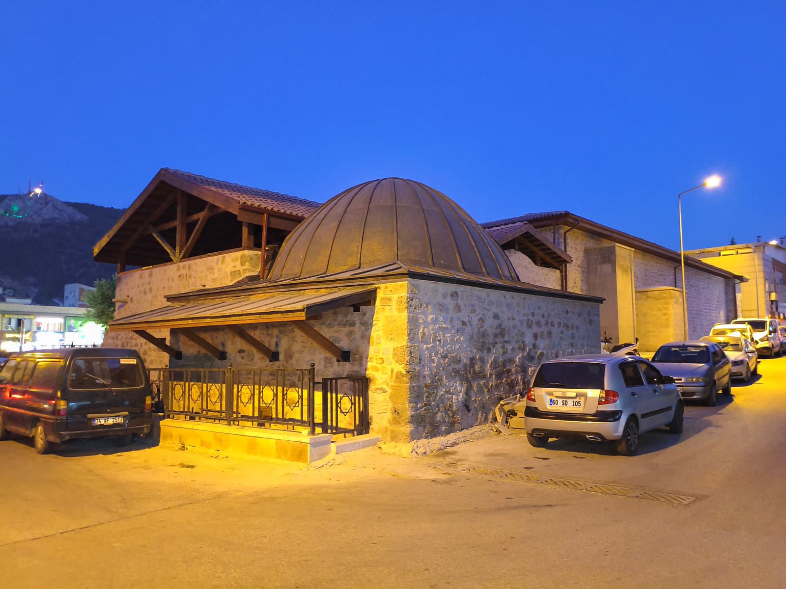 Kitabesiz Türbe