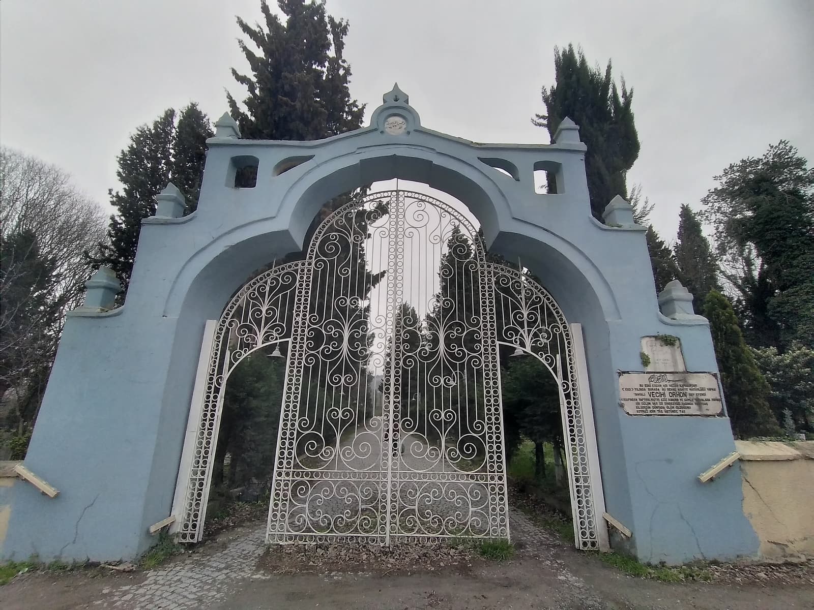 Kemer Mezarlığı