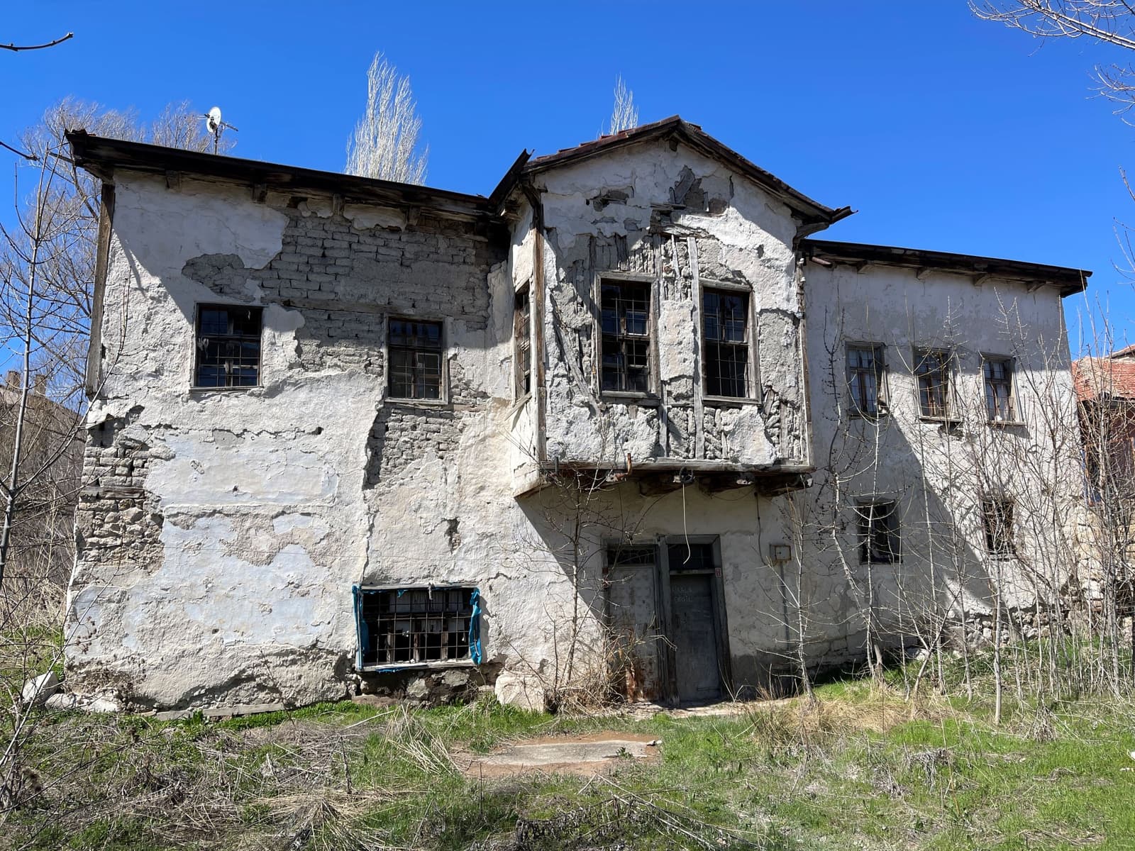 Konak — Yenicami, İsmet Paşa Caddesi, 88