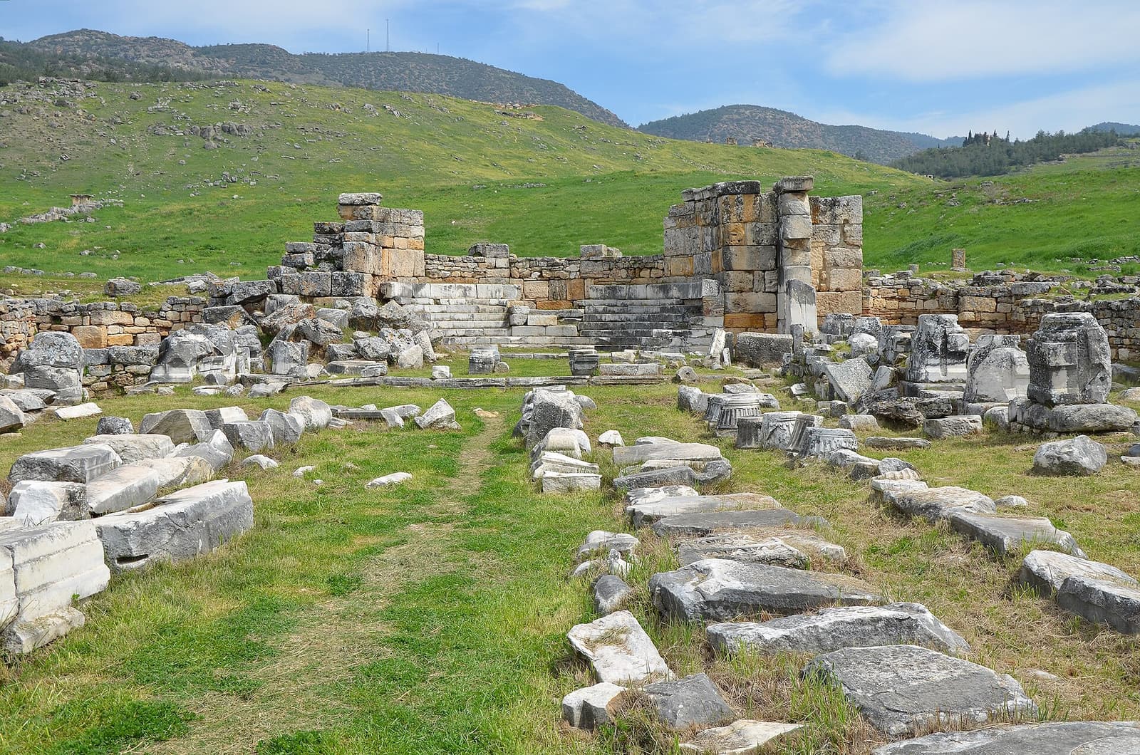 Hierapolis Katedrali