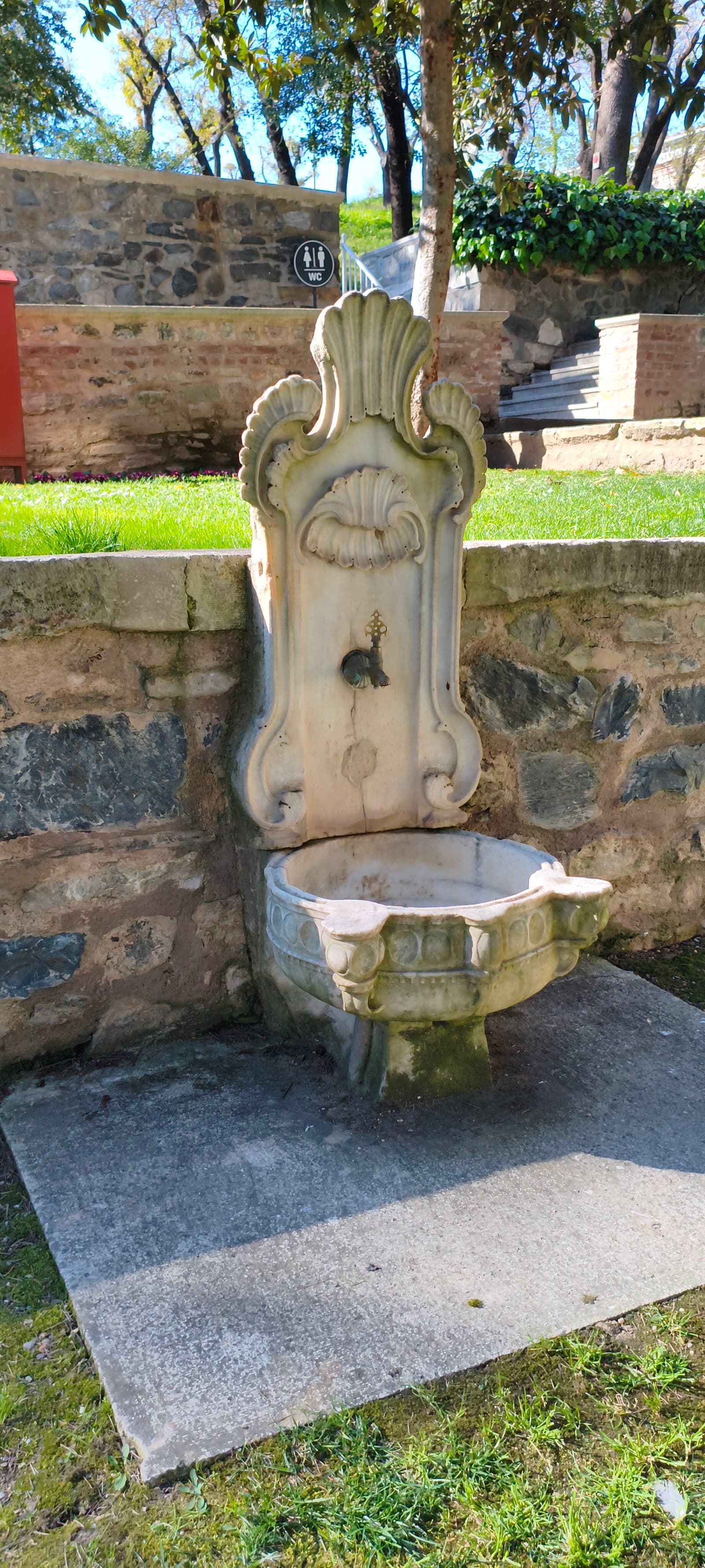 Aynalıkavak Kasrı Bahçesi Çeşmesi