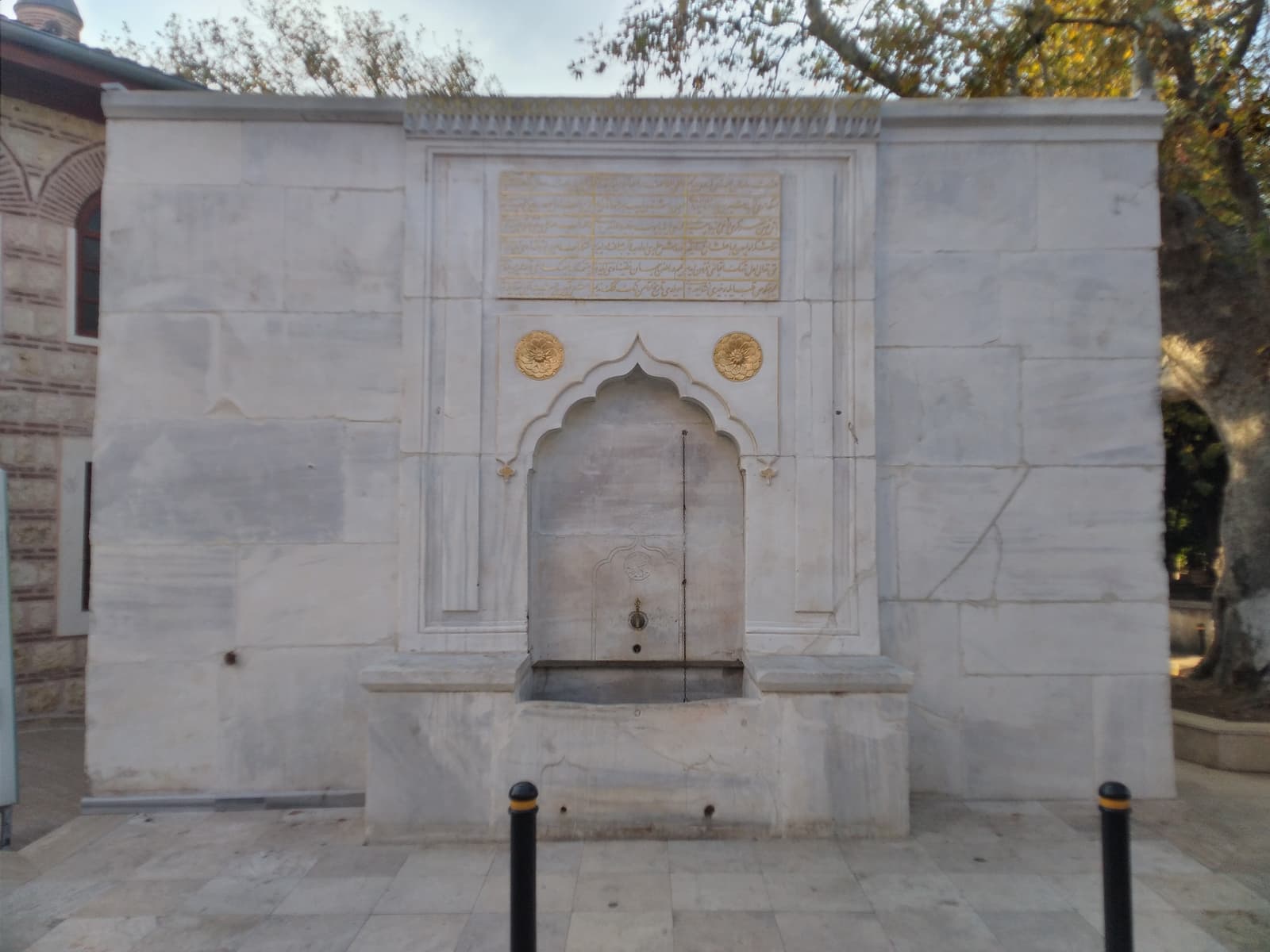 Başkadın Meydanı Çeşmesi