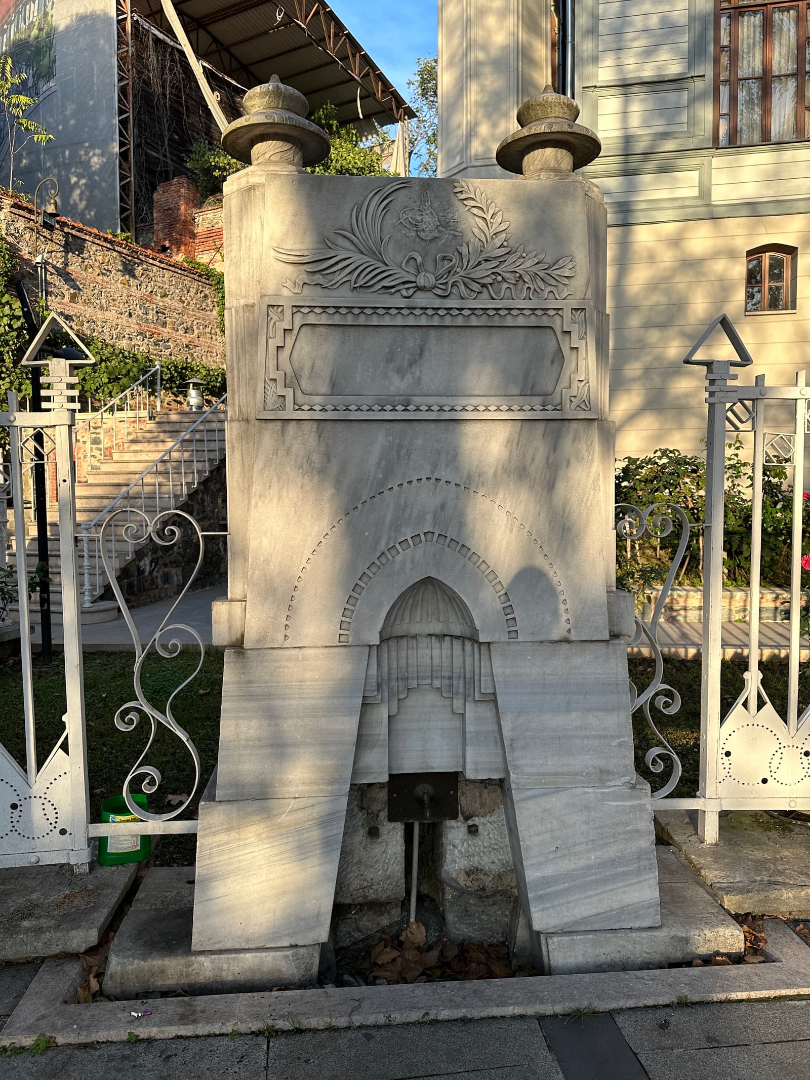 II. Abdülhamid Çeşmesi, Şeyh Zafir Külliyesi