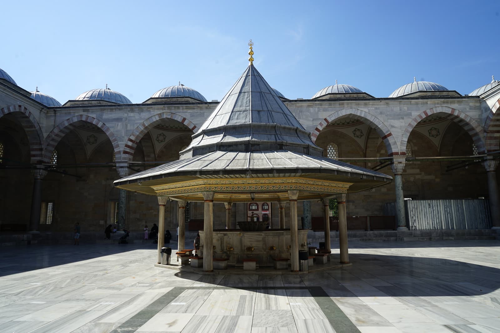 Fatih Camii Şadırvanı