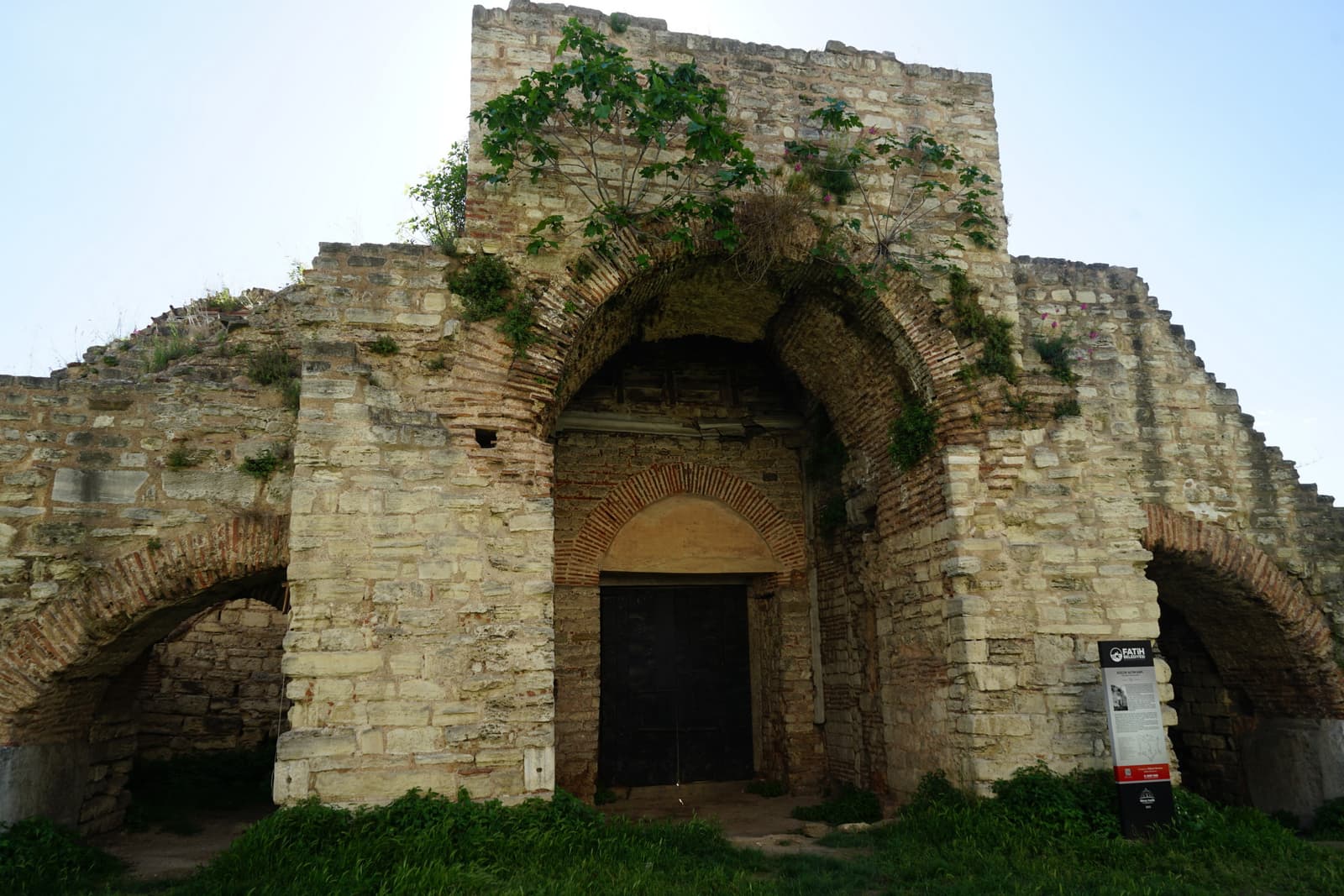 Küçük Altın Kapı