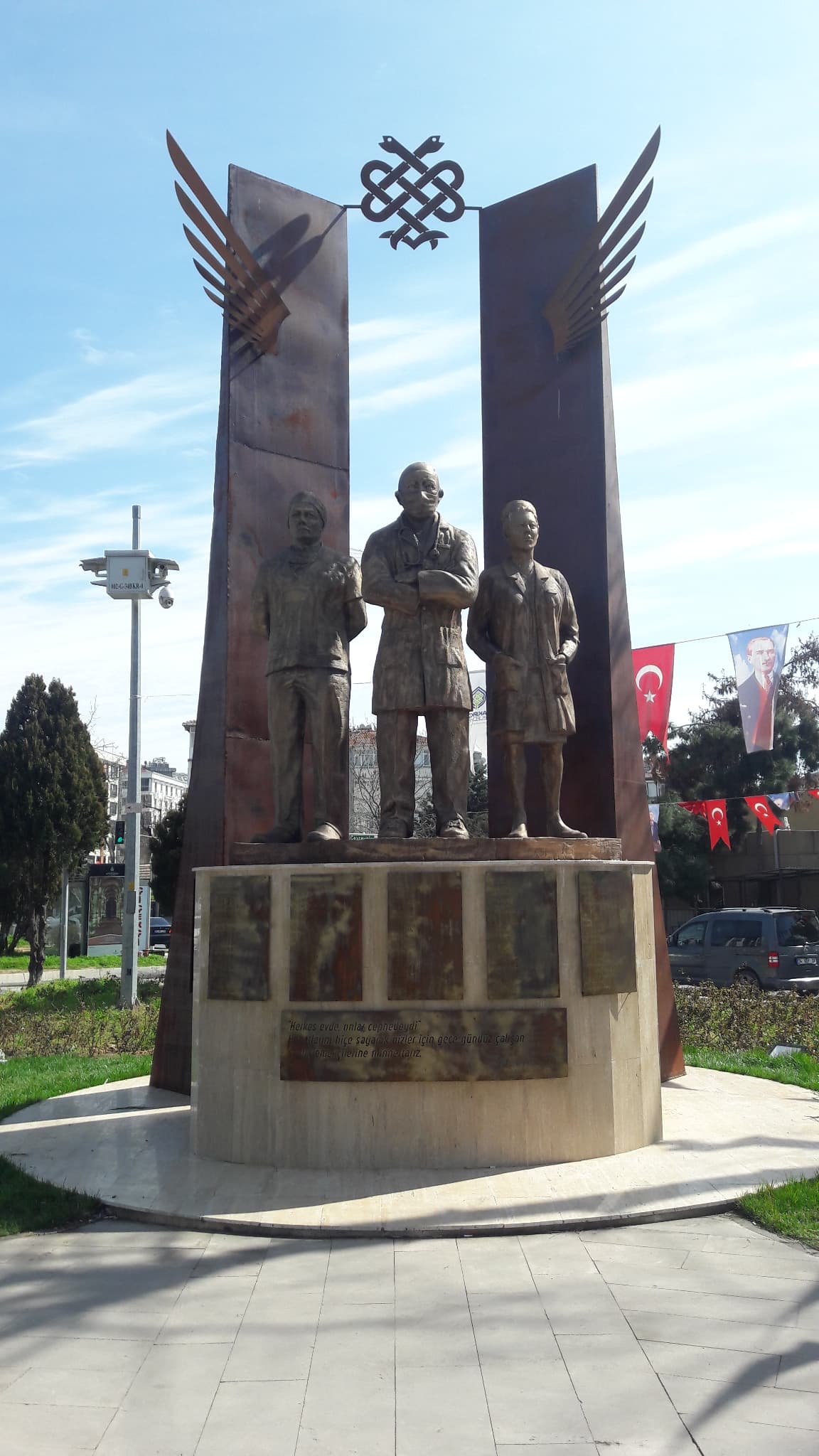 Sağlık Çalışanlarına Saygı Anıtı