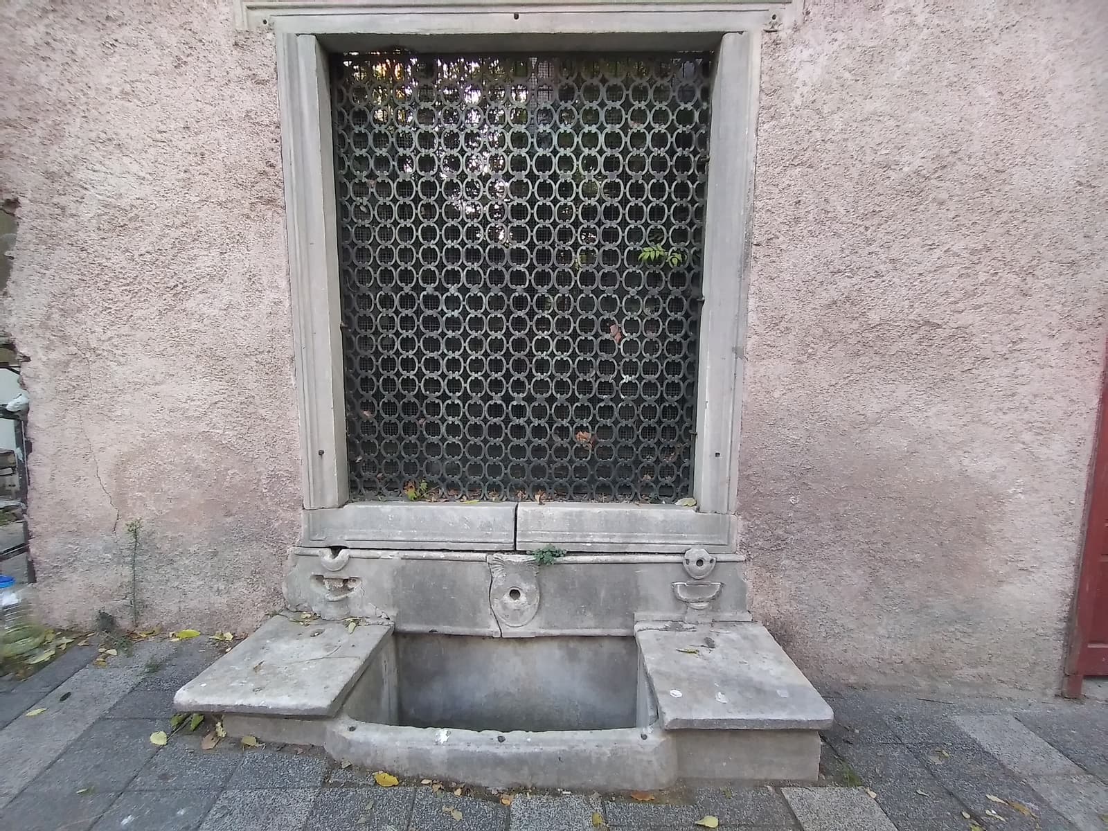 Silahşör Şakir Bey Çeşmesi