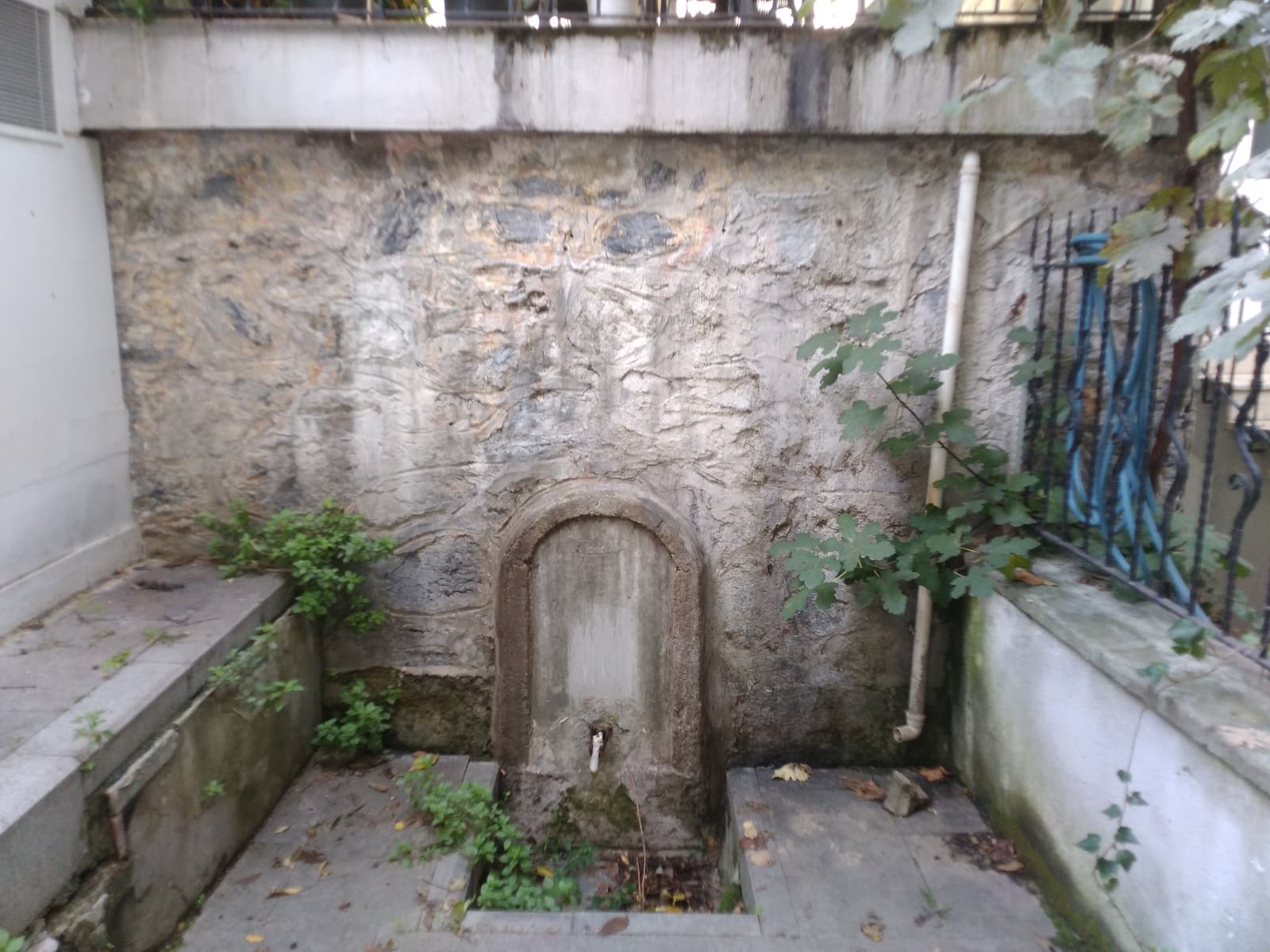 Sokak Çeşmesi, Küçükbebek Caddesi