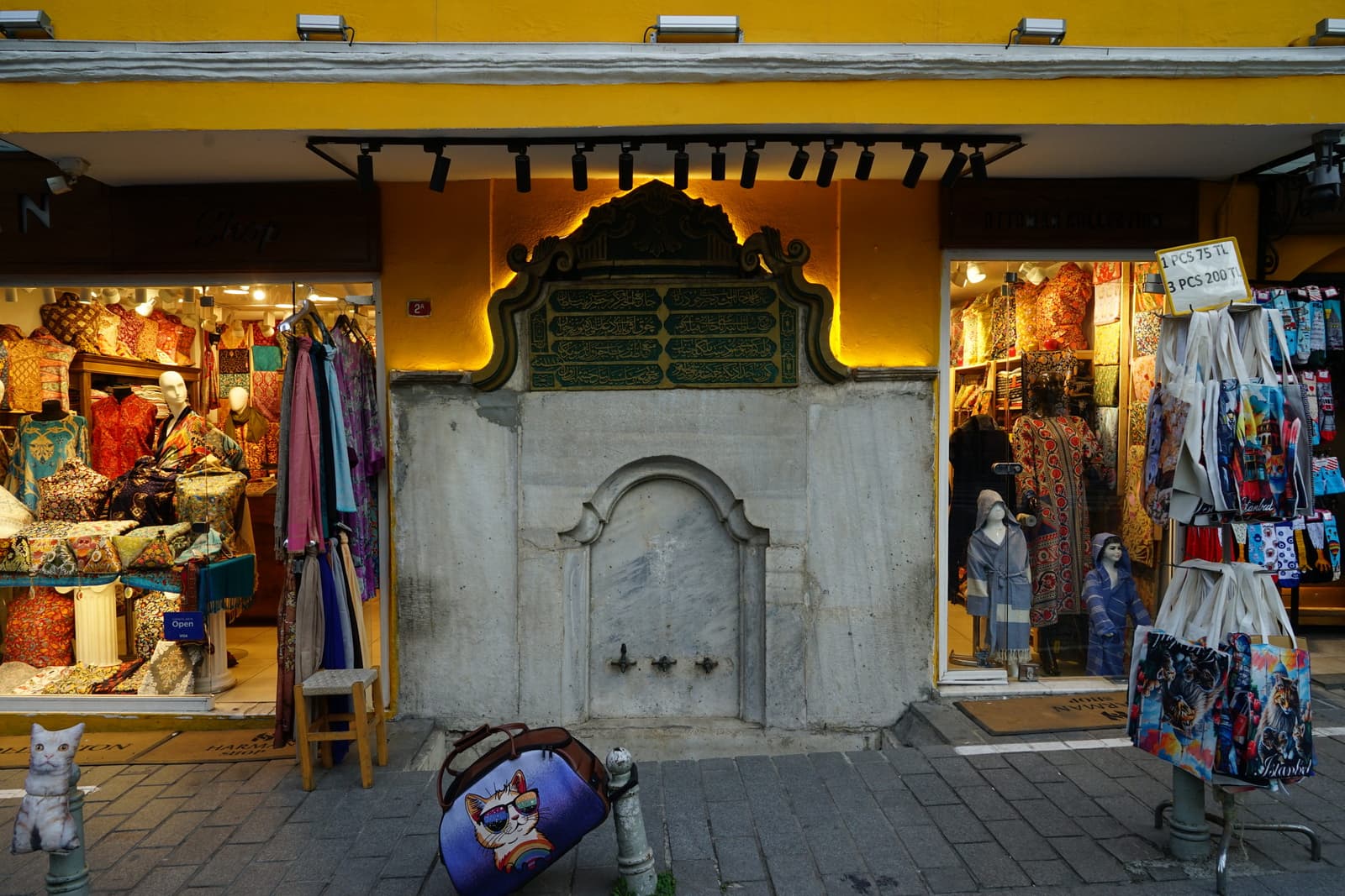 Zeynep Sultan Çeşmesi, Sirkeci