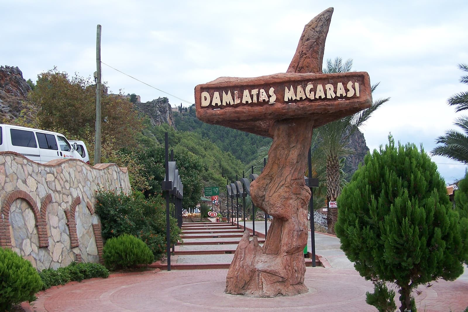 Damlataş plajı